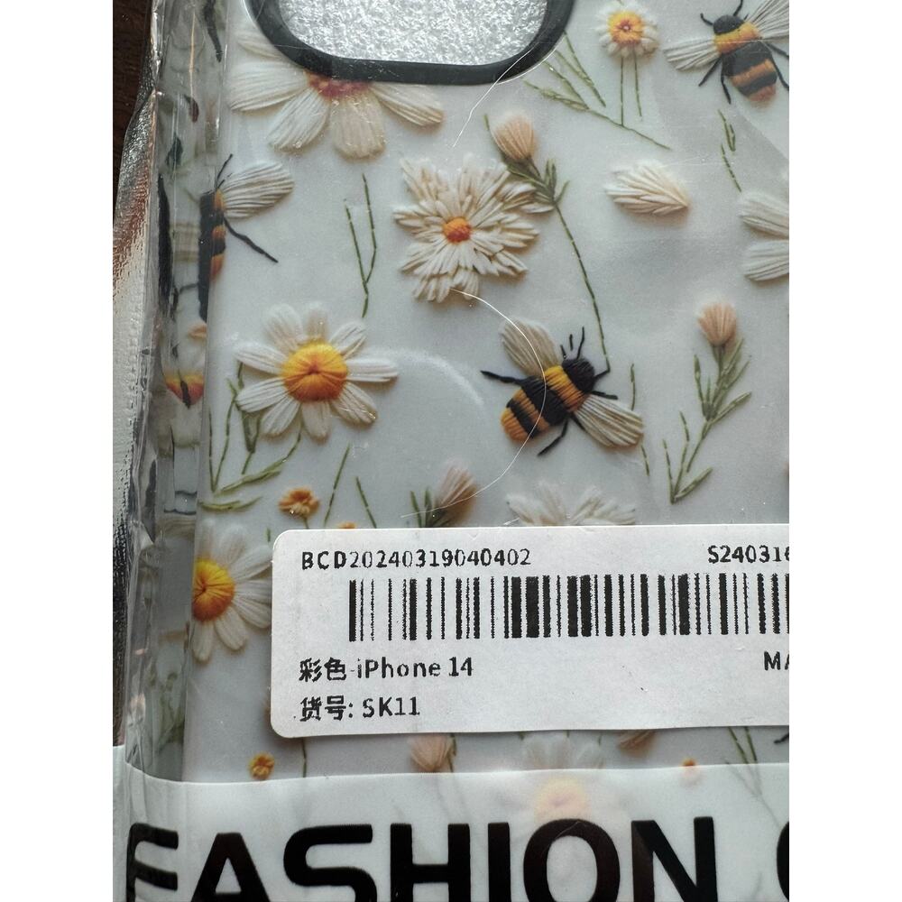 NWT iPhone 14 Floral Bee Case Daisy Cottagecore Clear Phone Cover - Picture 3 of 5